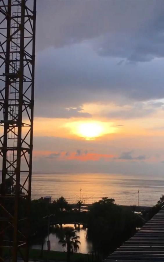 Apart Twin Lola Batumi Bagian luar foto